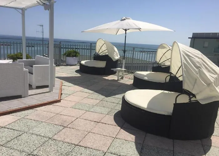Hotel Embassy